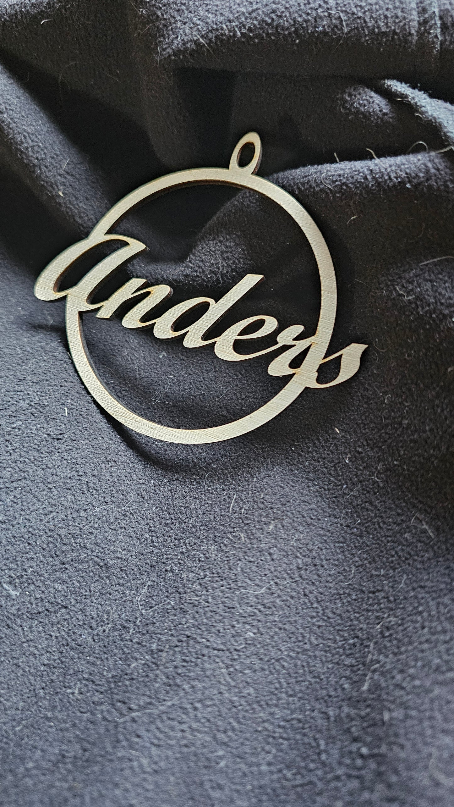 Julekugle af træ med valgfrit navn