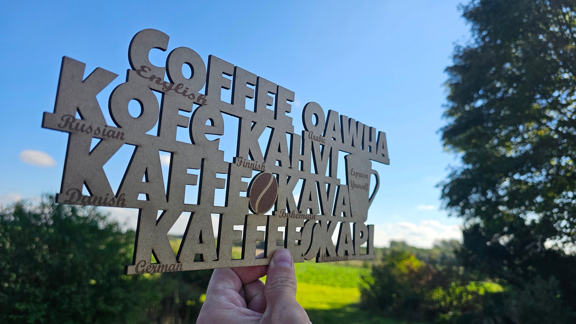 Vægdekoration til kaffebar i køkkenet