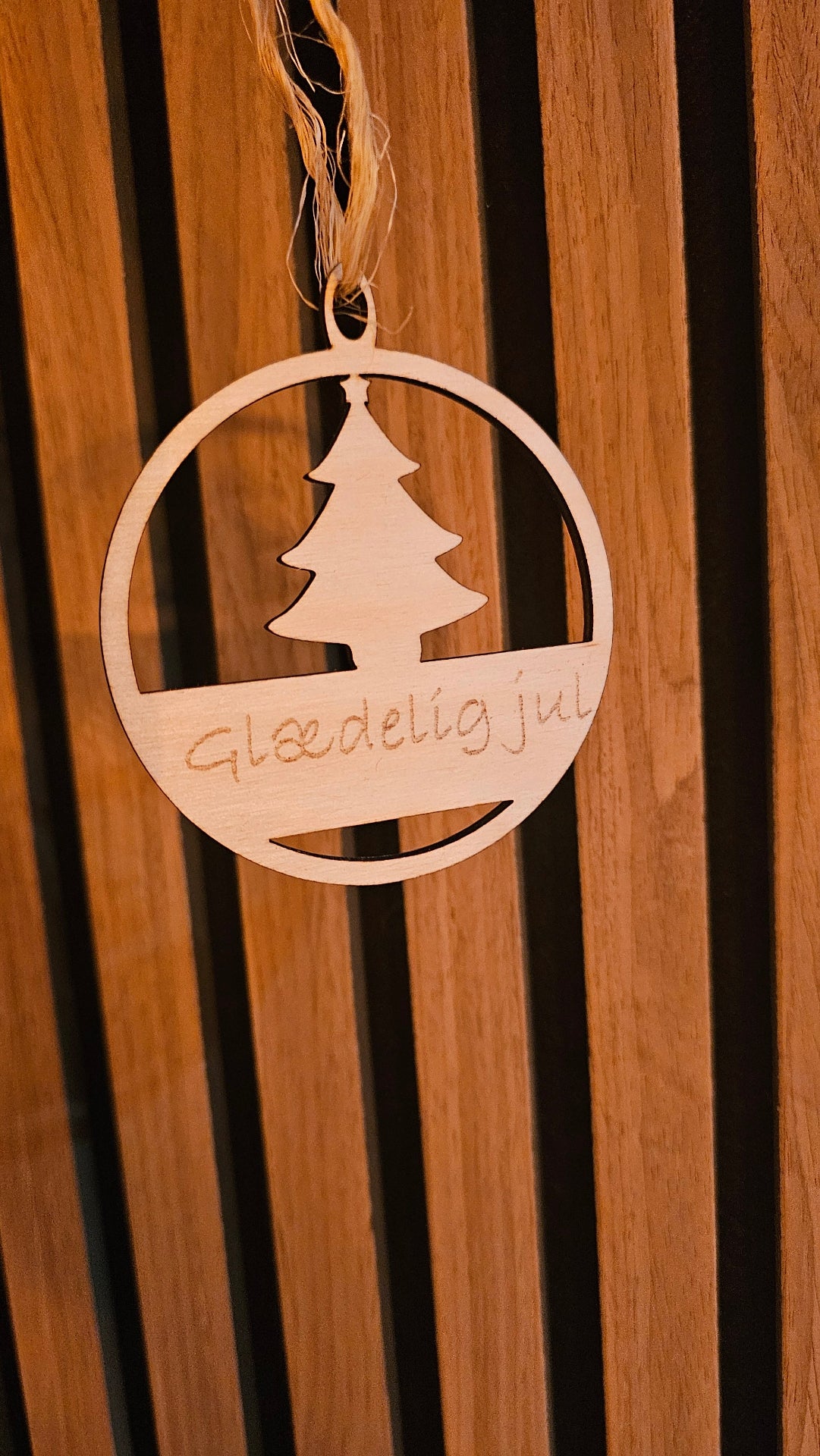 Minimalistisk juleudsmykning med trækugler