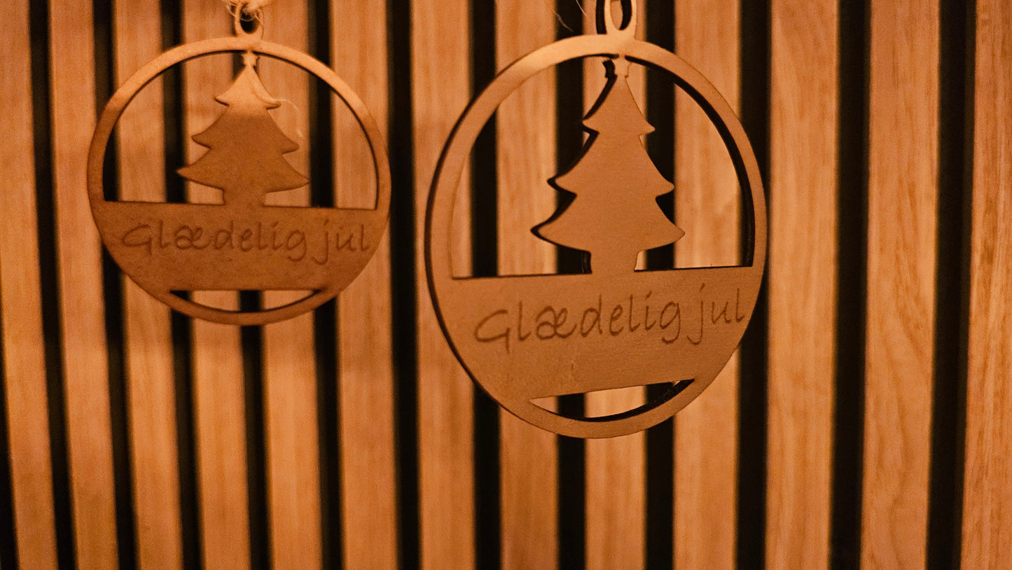 Rustikke julekugler i træ fra Northern Cuts